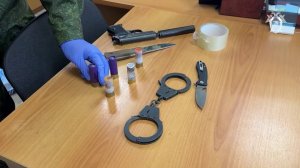 Лжеполицейский под дулом дробовика вымогал у магаданца крупную денежную сумму