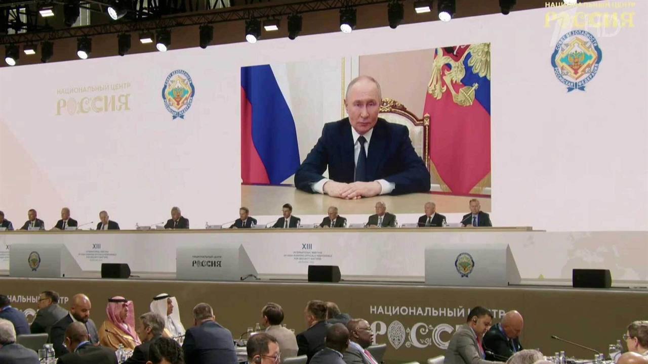 Владимир Путин: Россия выступает за равную и неделимую архитектуру безопасности для всех стран