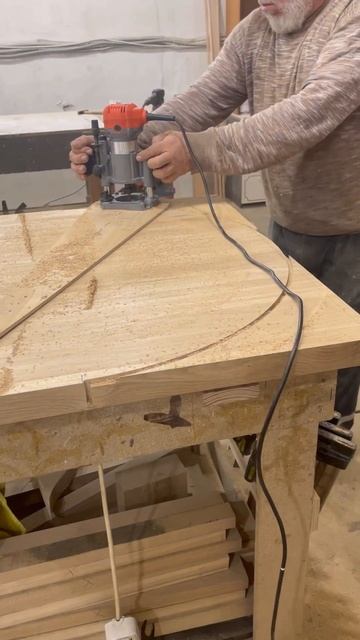 Как сделать радиусный вырез / циркуль для фрезера / кру смотреть онлайн