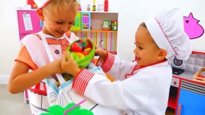 Влад и Никита Влад и Никита играют в ресторан
