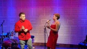 А любовь умерла