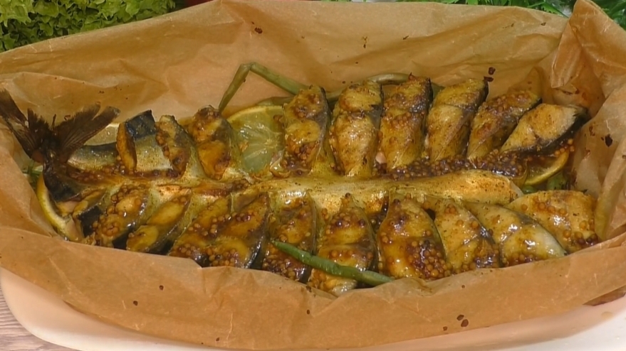 Скумбрия необычная!  Рецепт вкусной и ароматной скумбрии, запеченной в пергаменте в духовке!