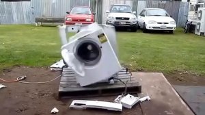Что будет - если бросить в стиральную машину кирпич