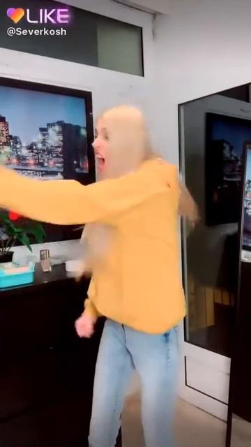 Прикольные видео Насти Кош;-) Дельфины вперёд!!! смотреть онлайн