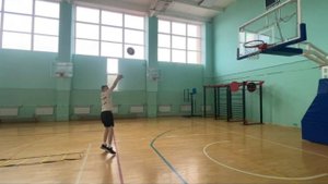 Развитие уровня техники броска одной рукой от головы с использованием дополнительного оборудования