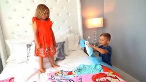 Диана и Рома - Диана меняет платья и превращается в принцесс