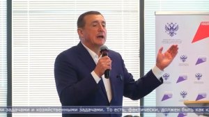 27.05.2025 Разработку проектов на базе центра «СахалинТех» обсудили в областной столице