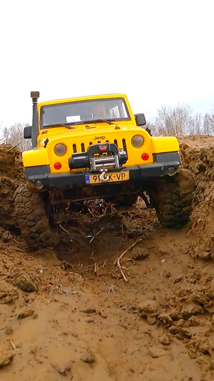 Радиоуправляемые Внедорожники Застряли в грязи смотреть онлайн
