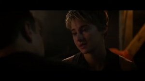 Дивергент 2  Инсургент