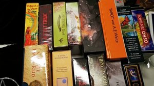 Выбор простой колоды Таро для начала