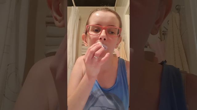 Проверила лайфкак с увеличением губ с помощью зубной ? смотреть онлайн