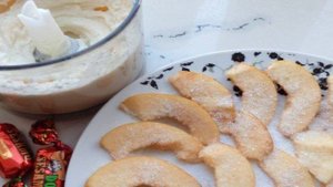 Печёная айва с творожным кремом