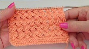 Очень простой и очень красивый ажурный узор спицами.