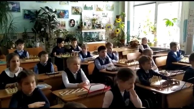 125 грамм блокадного хлеба.