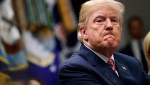 Суд в США постановил заблокировать введенные Трампом таможенные пошлины, потому что он превысил полн