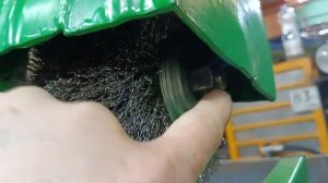 Самодельный станок для чистки труб от ржавчины.