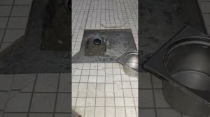 замена прогнившего душ трапа с минимальной порчей все