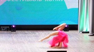 ТАНЕЦ Барби. Из кинофильма " Барби"  Марго Робби. Акроба