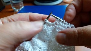 №2. Две петли вместе изнаночной с наклоном вправо.