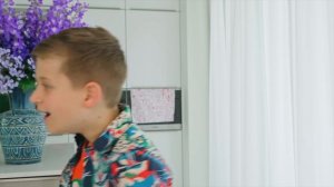 Диана и Рома Диана Рома и Оливер проводят день с бабушкой и дедушкой