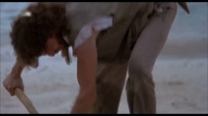 Моряк после кораблекрушения попадает на необитаемый ?