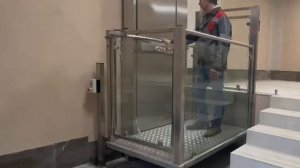 Жилой комплекс "Новый Лесснер", Вертикальный подъемник для МГН и инвалидов Rehalift 440 (БК 440).