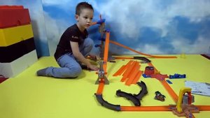Мистер Макс • Mister Max - Макс соединяем 2 новых трека в 9 метров дорог Hot Wheels мертвая петля и
