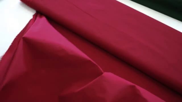 Плащевая ткань красная