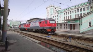 ЭП2К-117 и ЭП2К-110 отцепляются от фирменного поезда №126 "Обь" Тюмень-Новосибирск