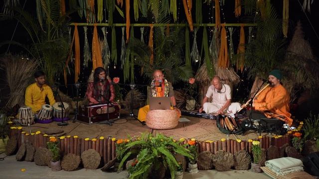 Лила-киртан ретрит – Царство чистой любви. Лекция 1. Говардхан. Февраль 2025. Бхакти Вигьяна Госвами смотреть онлайн