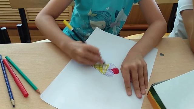 В лагере Антошка смотреть онлайн