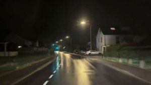 Вот ветер злой, приносит шторм…