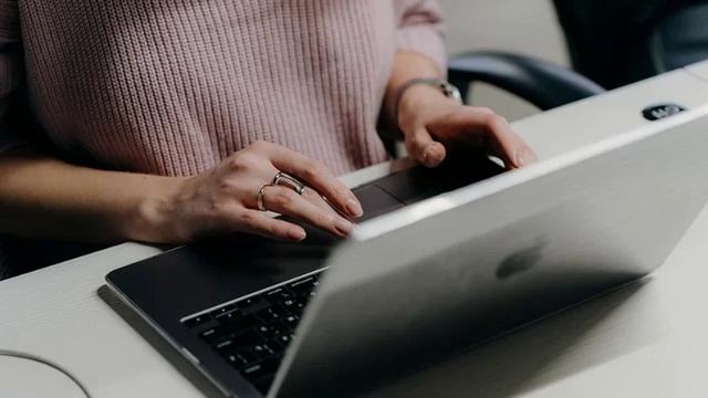 Шадаев допустил ограничение работы зарубежных облачных сервисов в России.
