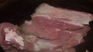 Мясо с горячим овощным бульоном