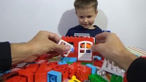 Мистер Макс • Mister Max - Макс Играет в конструктор с машинками Пожарная станция Лего Дупло 10593