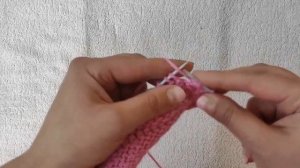 Поперечная косичка на лицевой глади, в прямом полотне и в круговом, спицами