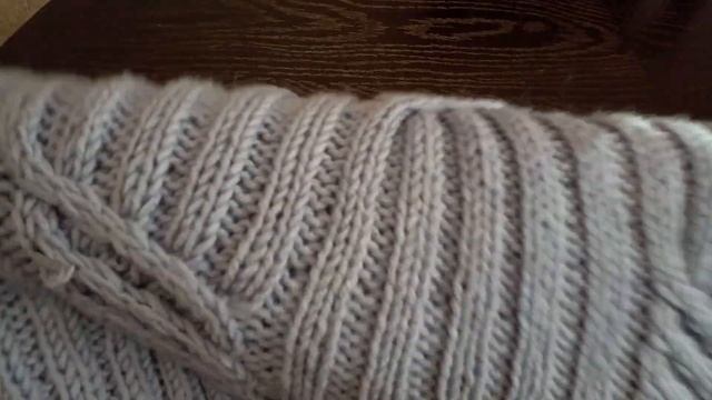 Красивый  и теплый жилет. Вязание спицами. смотреть онлайн