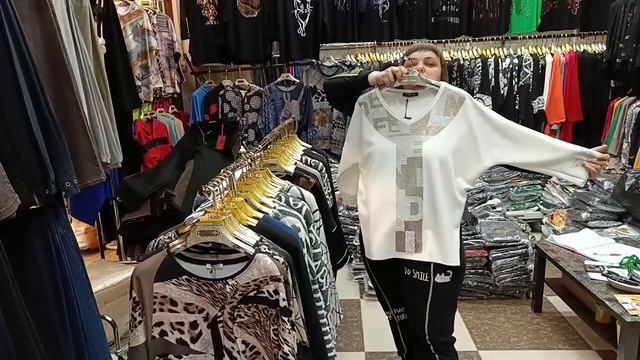 БЕЛАЯ ПЯТНИЦА сказочные цены кофты туники ?