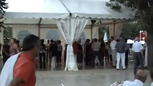 Французы на отдыхе город Монбазон смотреть онлайн