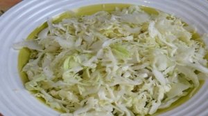 Капустный салат с омлетом