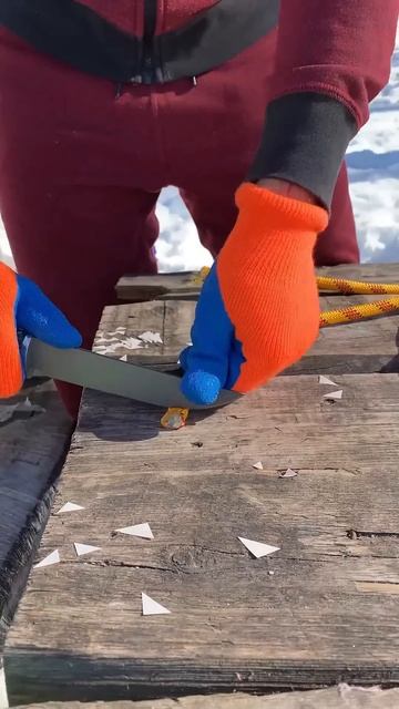 Жесткий тест ножа из стали номер 1 в мире! смотреть онлайн