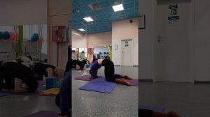 Stretching with yoga block/ стретчінг з його блоками для всього ті?