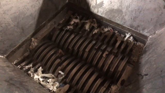 Измельчение автомобильных покрышек / Шредер двухрото? смотреть онлайн