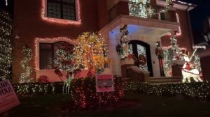 Новогодние дома в Нью Йорке. Как Американцы украшают д