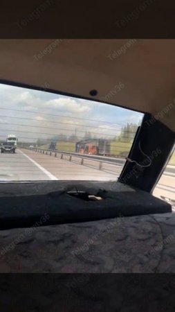 СГОРЕЛ ГРУЗОВИК: в 80 км от Воронежа по направлению Москвы сгорел грузовик.