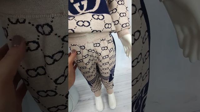 детский тёплый вязаный костюм - худи с капюшоном, модель Гуччи, две расцветки смотреть онлайн