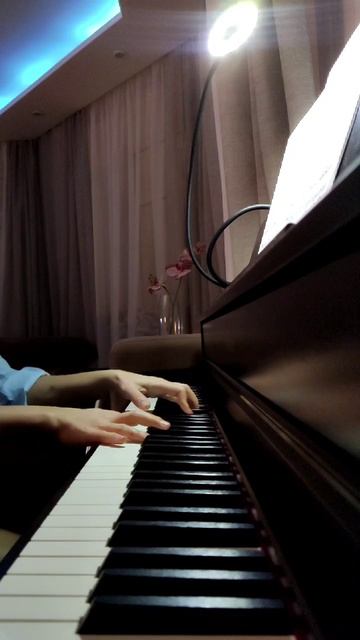 Александр Зацепин - Есть только миг / Alexander Zatsepin - Тhere's just a moment