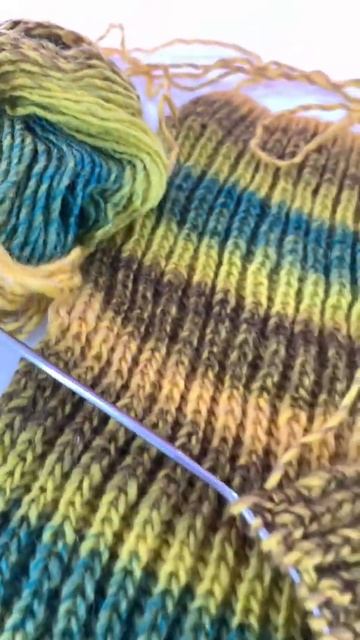 Шарф, вяжу на работе) смотреть онлайн