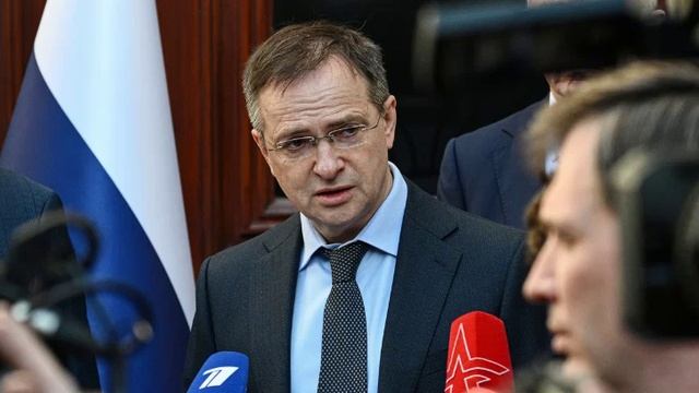 СК возбудит уголовное дело из-за угроз украинских радикалов в адрес Мединского.