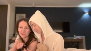 Я и моя мама. Моя бабушка всю жизнь прожила с осколками